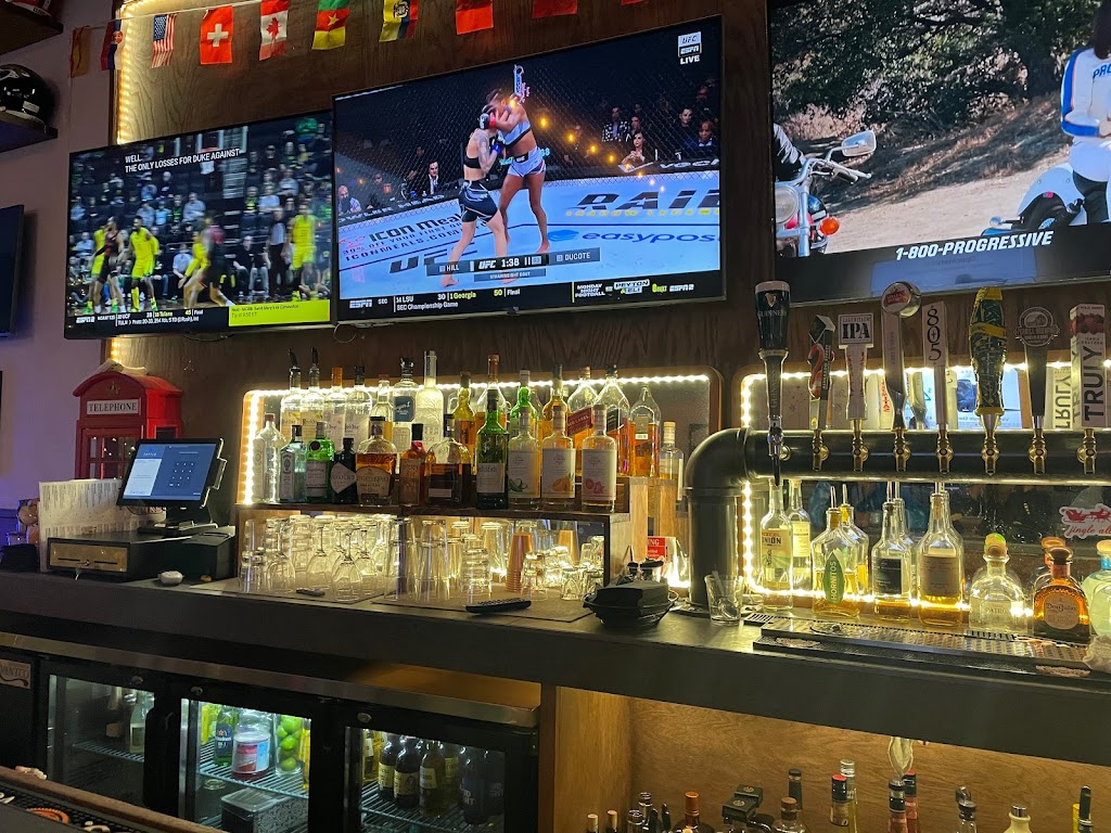 Bulldog Sports Pub | restaurant | 611 Lighthouse Ave, Monterey, CA 93940, USA | 8316580686 OR +1 831-658-0686
