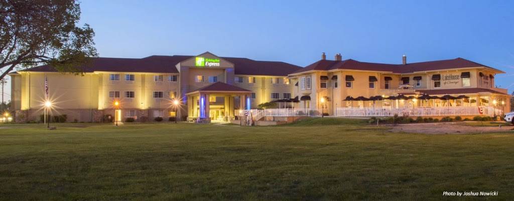 LakeHouse Restaurant & Bar | restaurant | 3029 Lakeshore Dr, St Joseph, MI 49085, USA | 2699828020 OR +1 269-982-8020