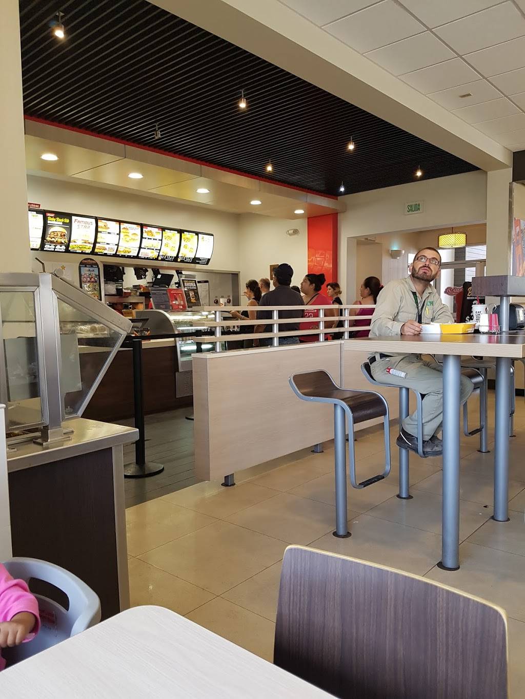 Carls Jr | restaurant | Blvd. Benito Juárez 2710, HACIENDA FLORESTA, 22703 Rosarito, B.C., Mexico | 018007322757 OR +52 800 732 2757