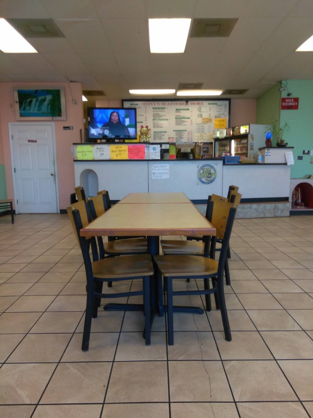 Tonys Seafood & More | restaurant | 8615 Tidwell Rd, Houston, TX 77028, USA | 7136337779 OR +1 713-633-7779