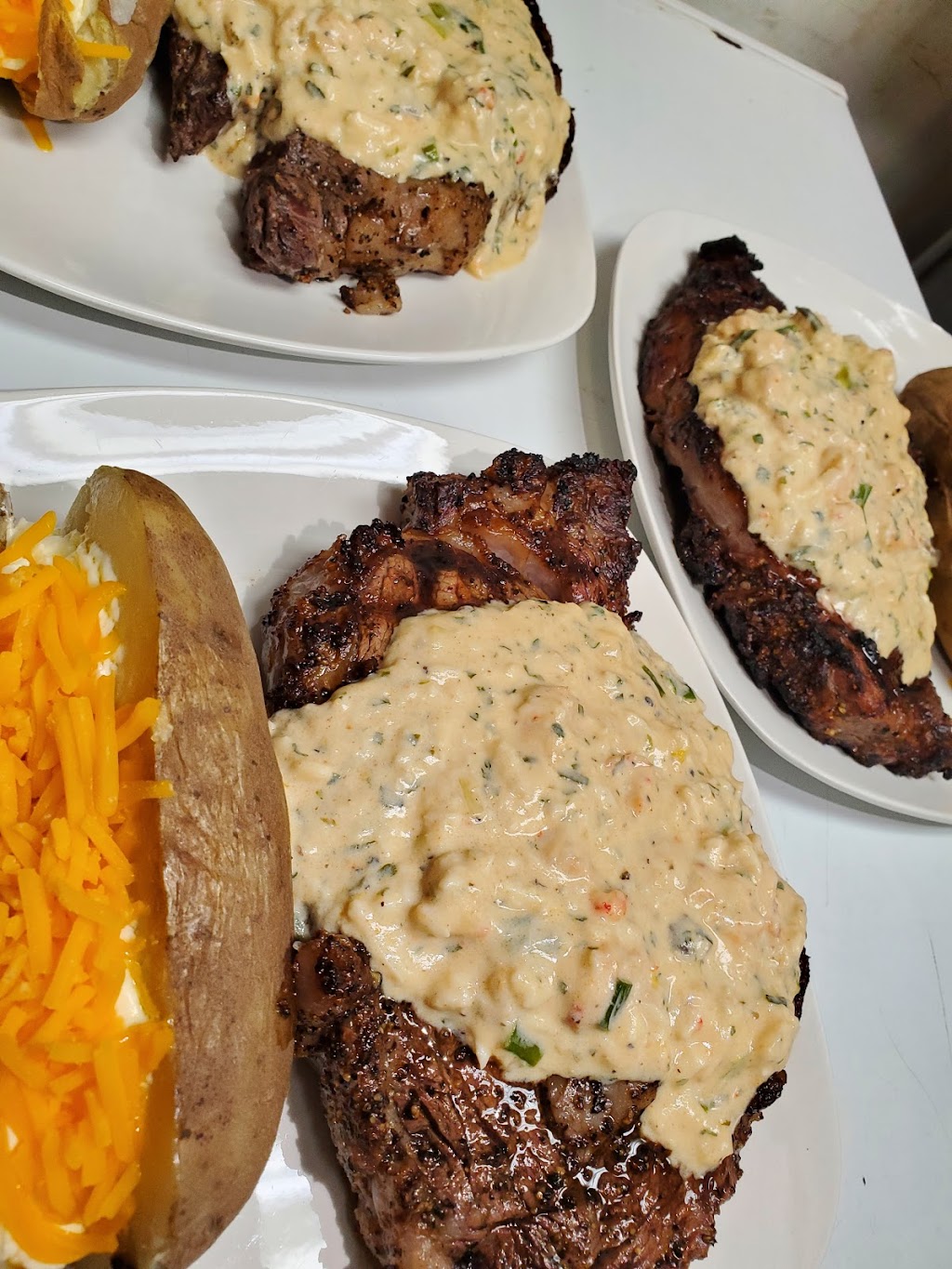 Stephens Heads or Tails Restaurant | restaurant | 420 E Chestnut St, Marksville, LA 71351, USA | 3189559557 OR +1 318-955-9557