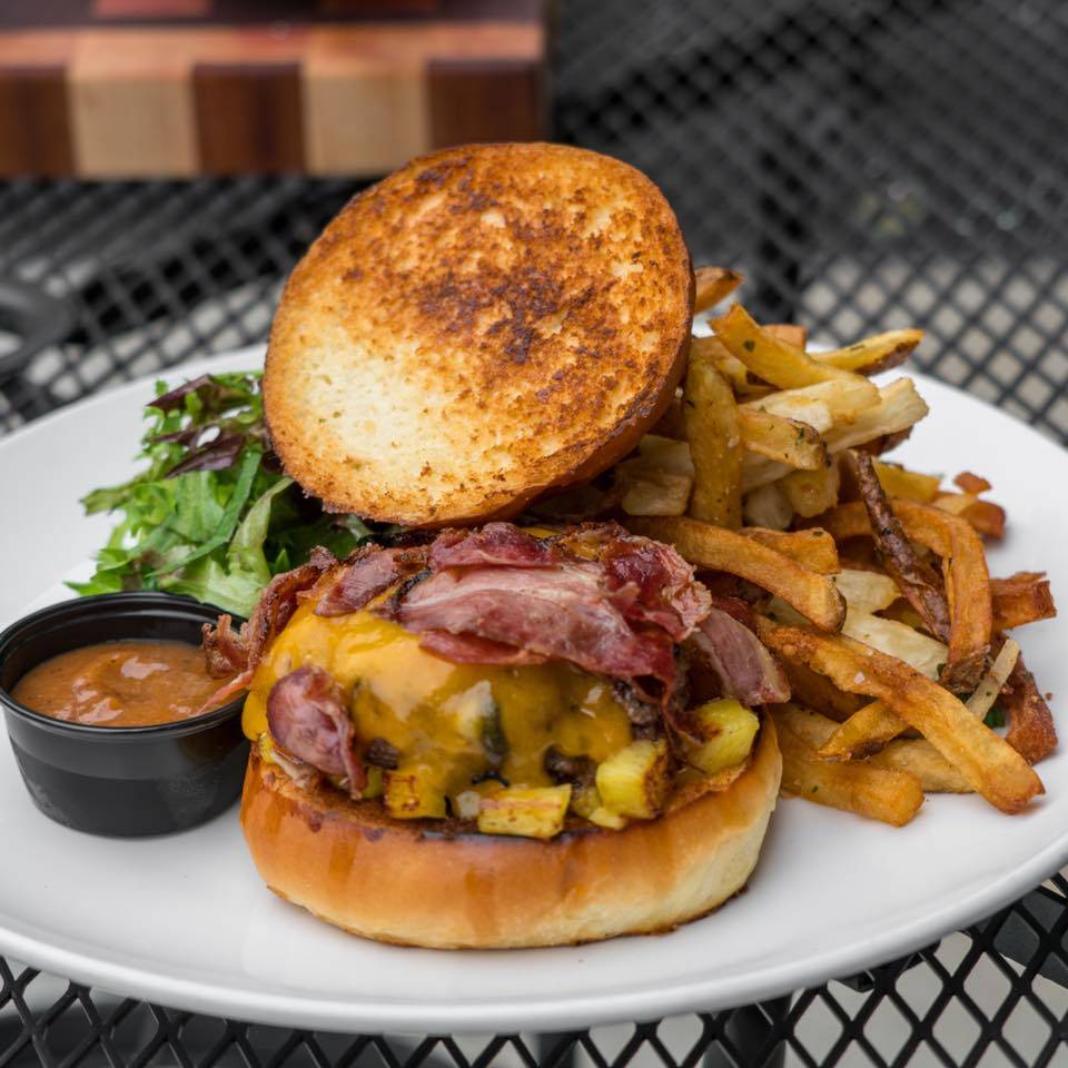 Coastal Kitchen & Daquiri Bar | restaurant | 12 E Main St, Bay Shore, NY 11706, USA | 6316653030 OR +1 631-665-3030