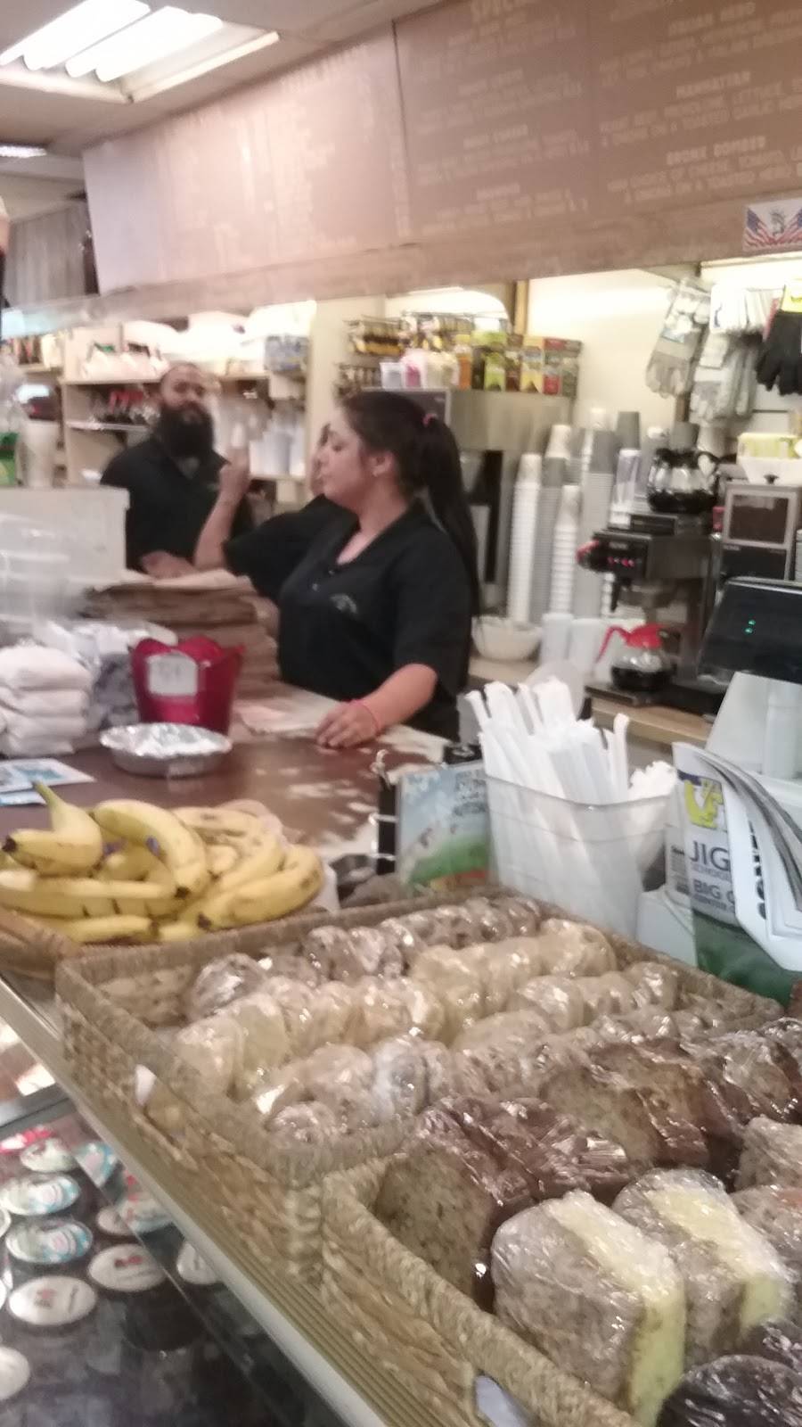 Oak Neck Deli | restaurant | 945 Montauk Hwy, West Islip, NY 11795, USA | 6316619701 OR +1 631-661-9701