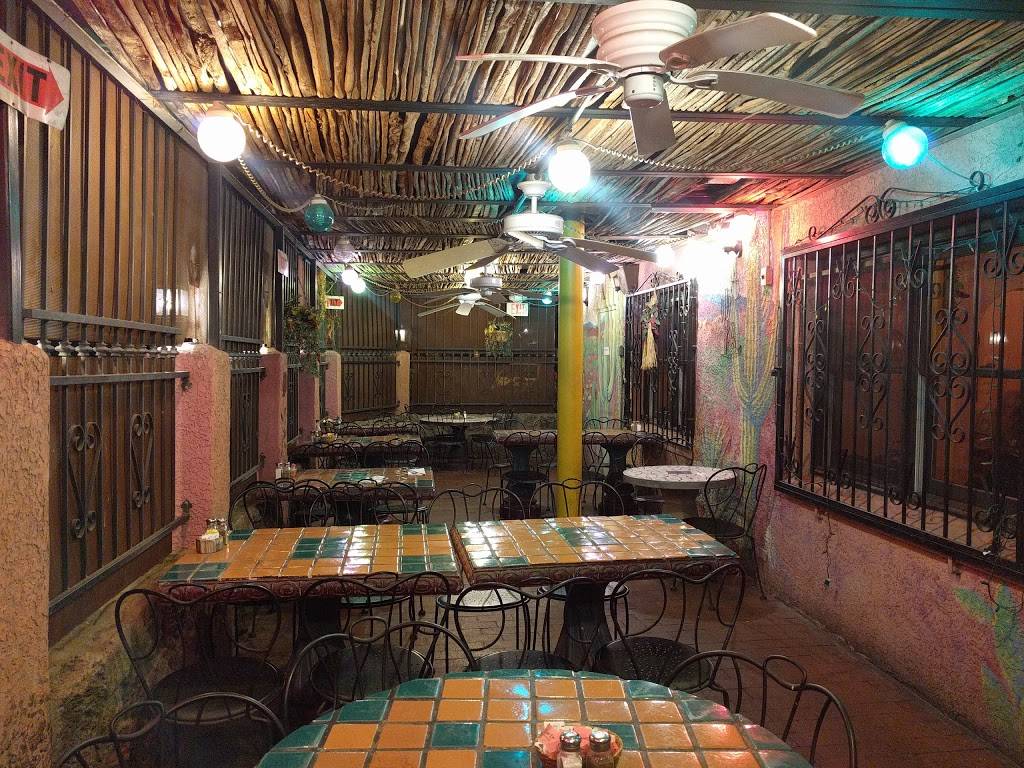 El Minuto Cafe | restaurant | 354 S Main Ave, Tucson, AZ 85701, USA | 5208824145 OR +1 520-882-4145