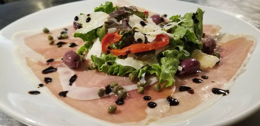 Noodles Italian Cafe & Sushi Bar | restaurant | 1585 Pine Ridge Rd, Naples, FL 34109, USA | 2395920050 OR +1 239-592-0050