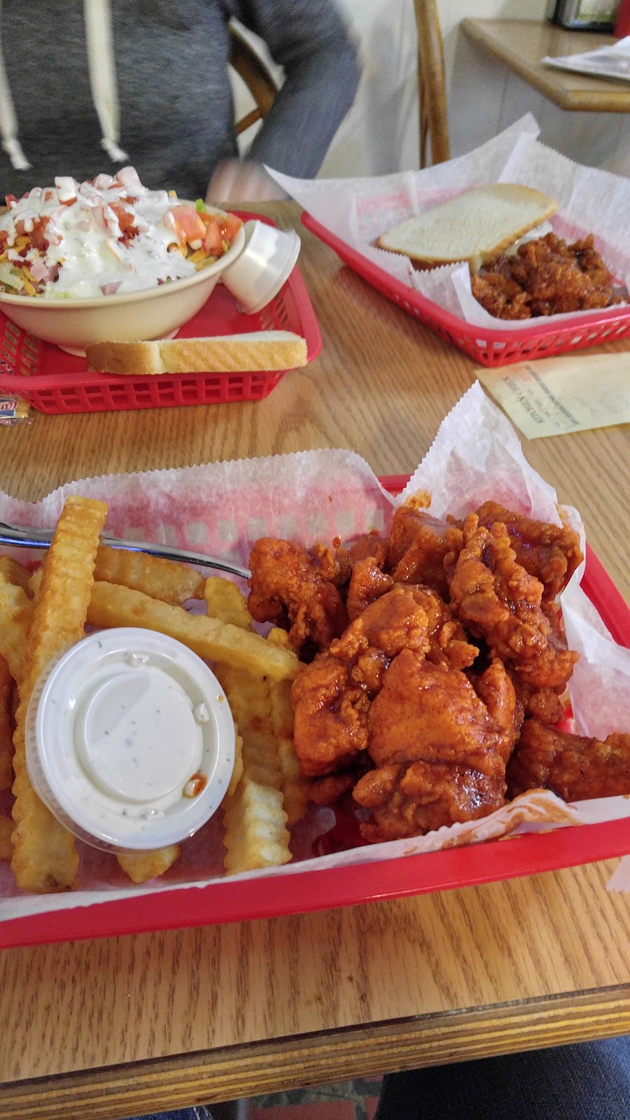 J Bs Wing Stop & Burgers | restaurant | 105 E 1st Ave B, Crossett, AR 71635, USA | 8703646800 OR +1 870-364-6800