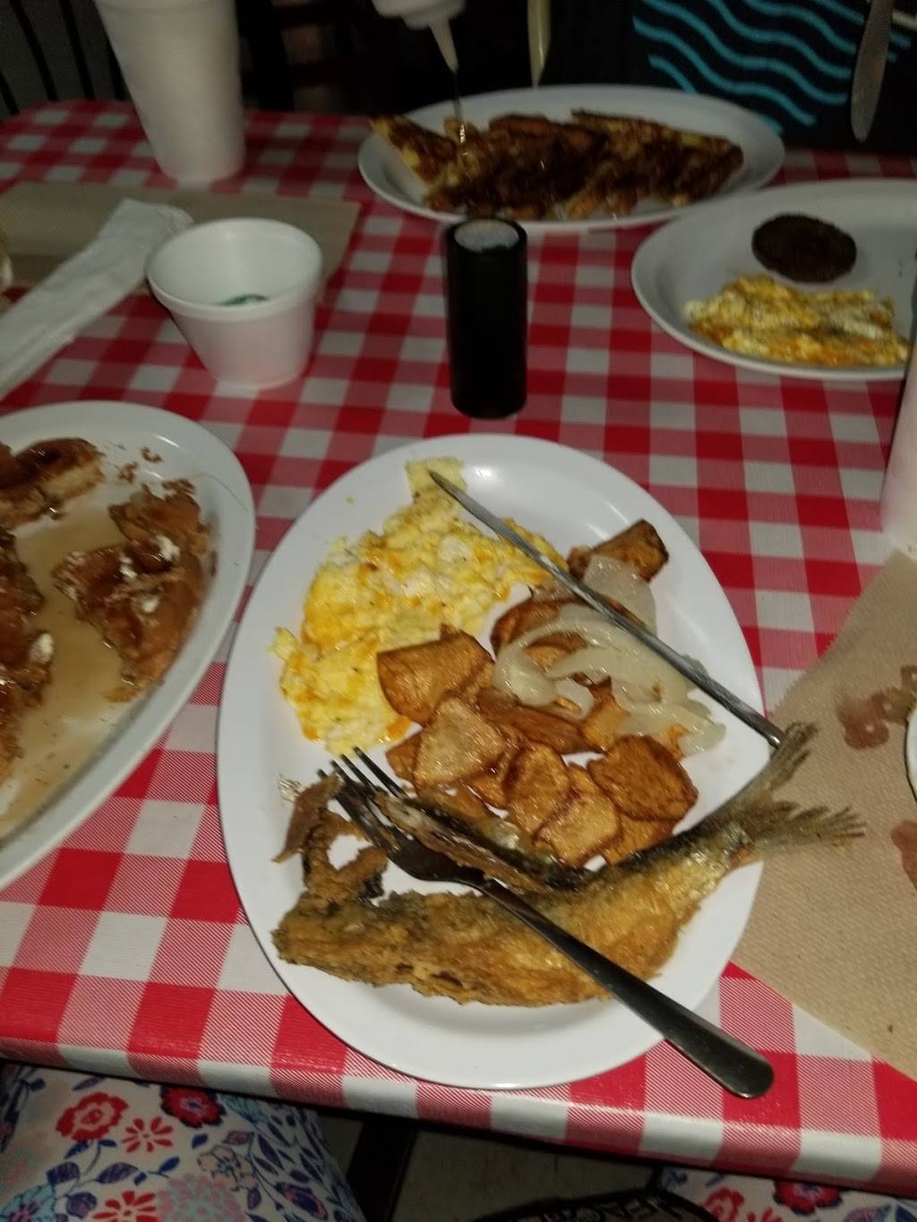 Homeplate Grill and Cafe | restaurant | 769 N Main St, Emporia, VA 23847, USA | 4346341050 OR +1 434-634-1050