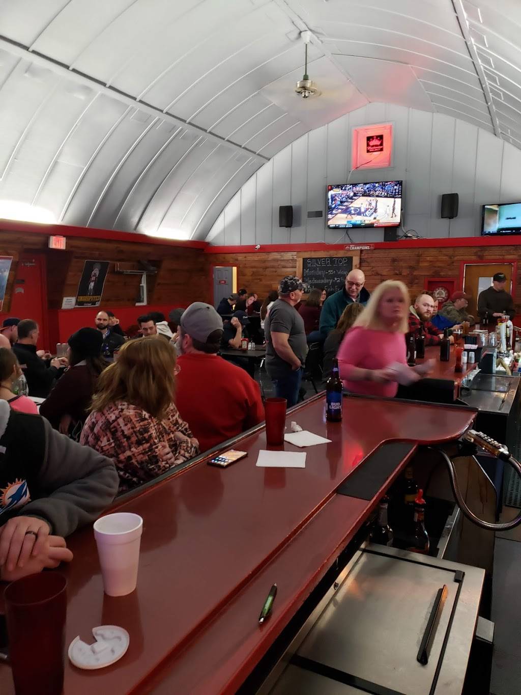 Silver Top Sports Bar & Grill | restaurant | 3939 N, OH-53, Fremont, OH 43420, USA | 4193349250 OR +1 419-334-9250