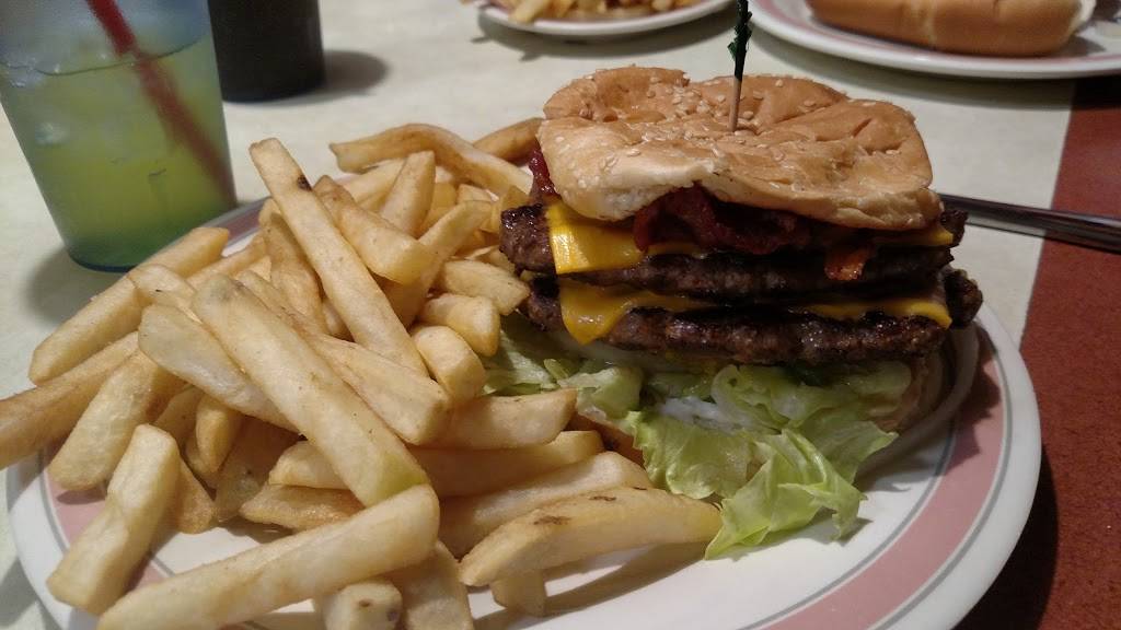 Mega Coney Island | restaurant | 3251 Owen Rd, Fenton, MI 48430, USA | 8107502234 OR +1 810-750-2234