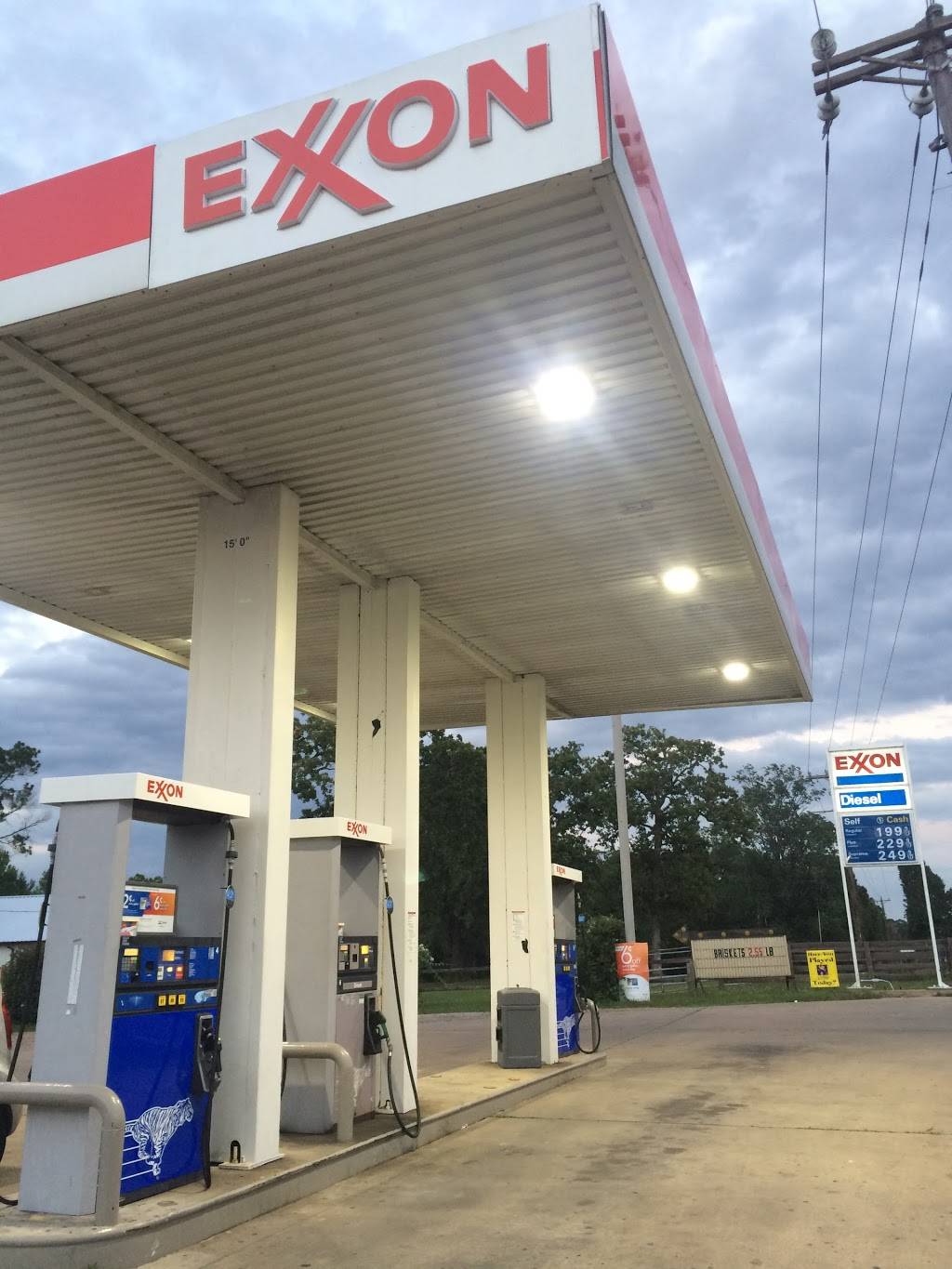 Exxon | restaurant | 47506 US-290 BUS, Hempstead, TX 77445, USA | 9798263601 OR +1 979-826-3601