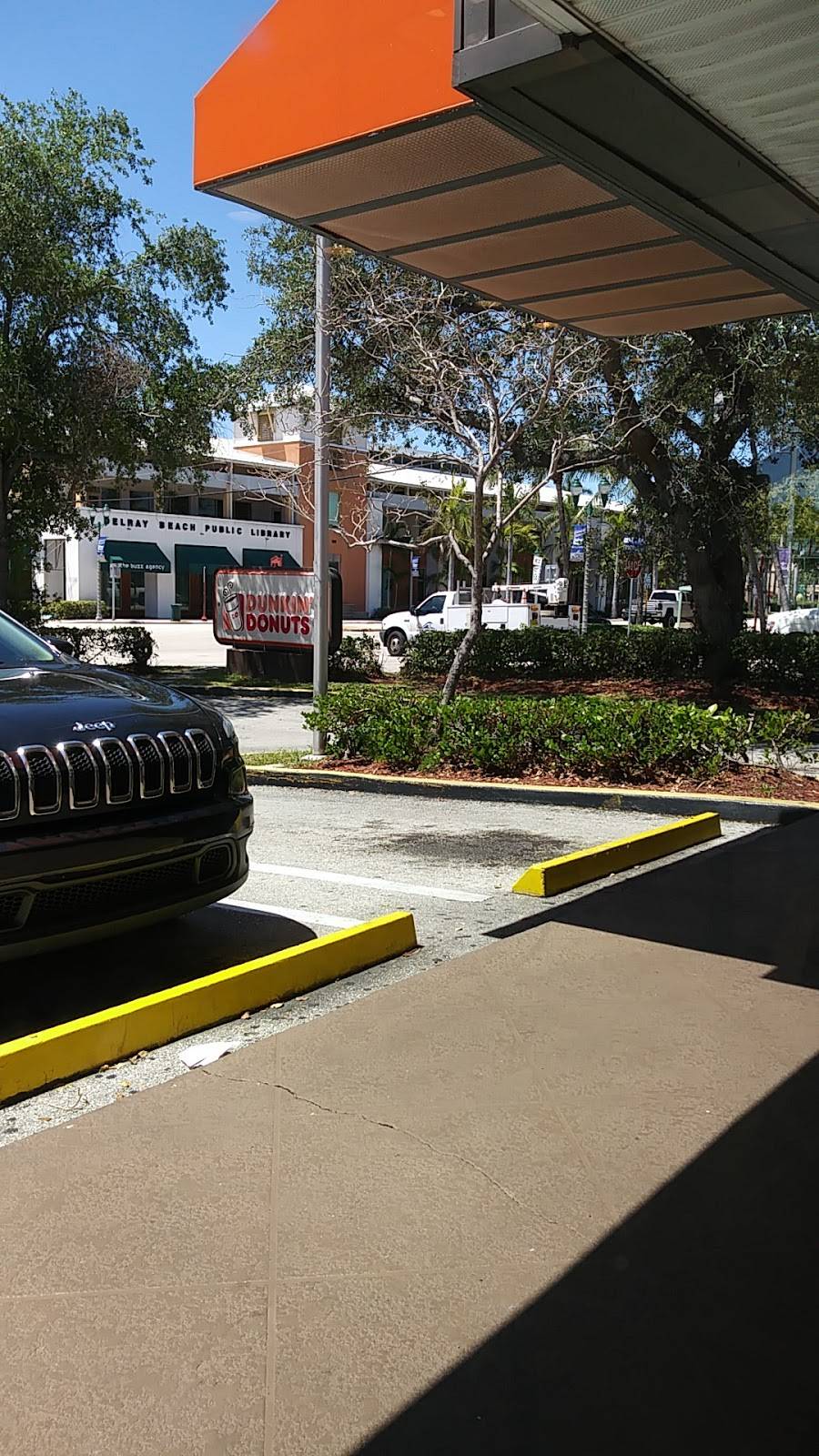 Dunkin | bakery | 37 W Atlantic Ave, Delray Beach, FL 33444, USA | 5612431196 OR +1 561-243-1196