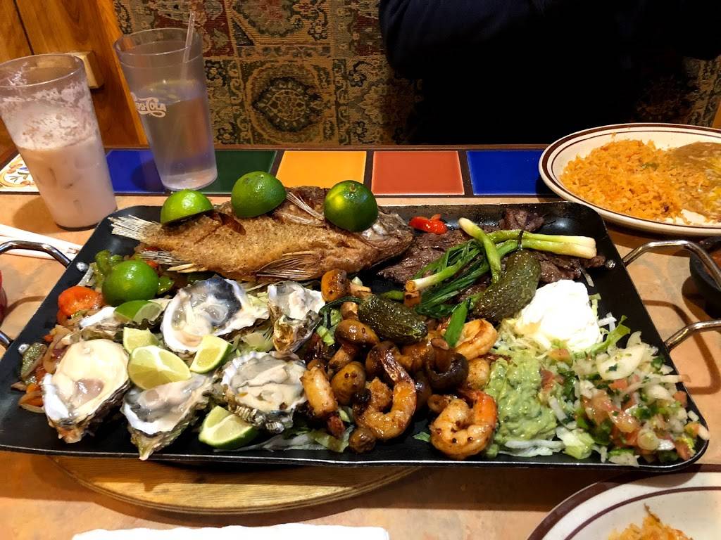 El Jimador | restaurant | 196 S Union Blvd, Lakewood, CO 80228, USA | 3039857597 OR +1 303-985-7597