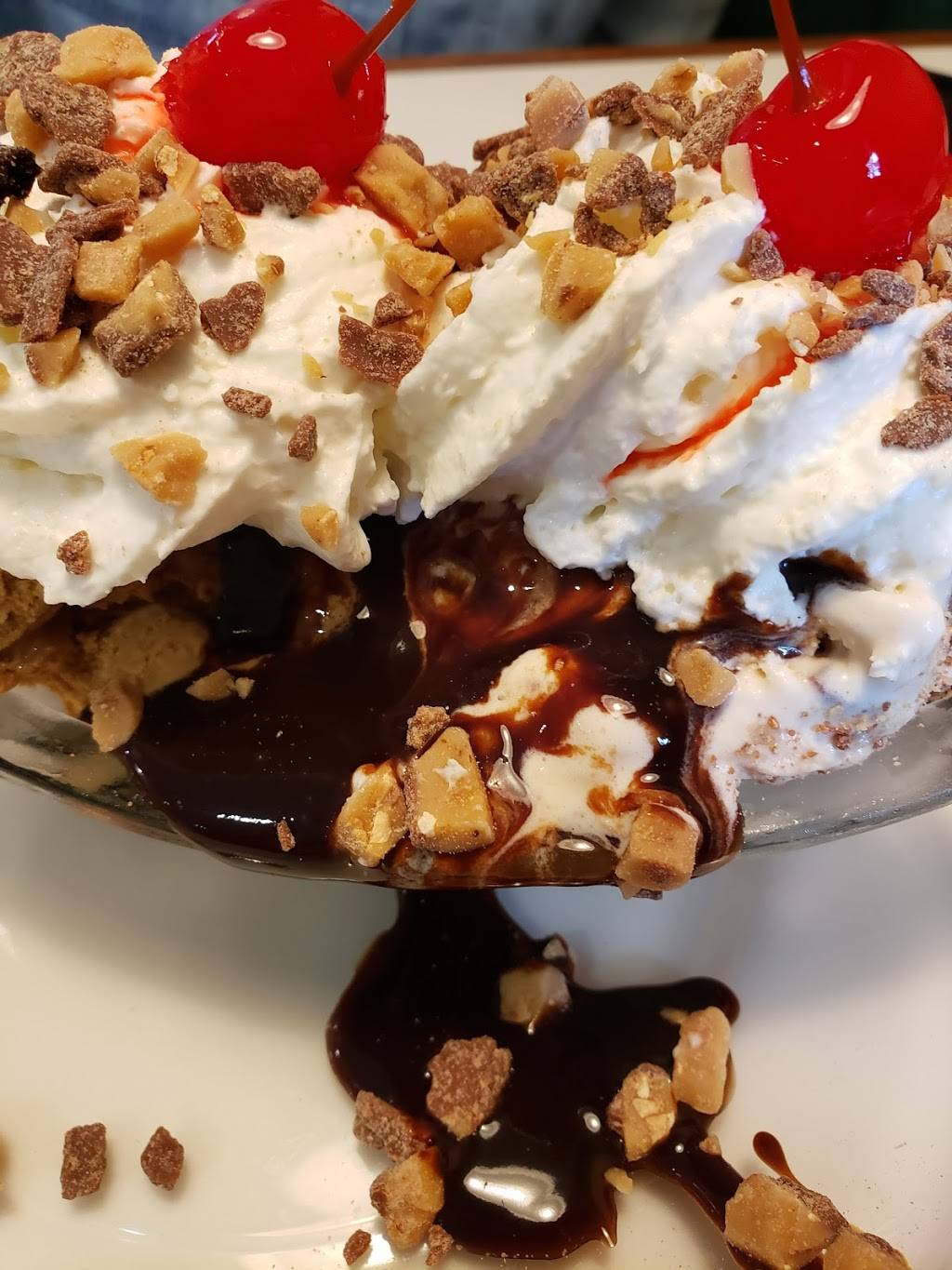 Velvet Grill & Creamery Restaurant | restaurant | 3250 Dale Rd ste a, Modesto, CA 95356, USA | 2095272662 OR +1 209-527-2662