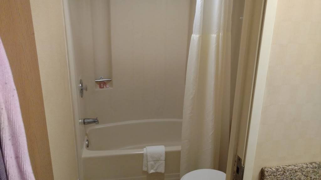 Quality Inn & Suites Atlantic City Marina District | restaurant | 328 E White Horse Pike, Absecon, NJ 08205, USA | 6096523300 OR +1 609-652-3300