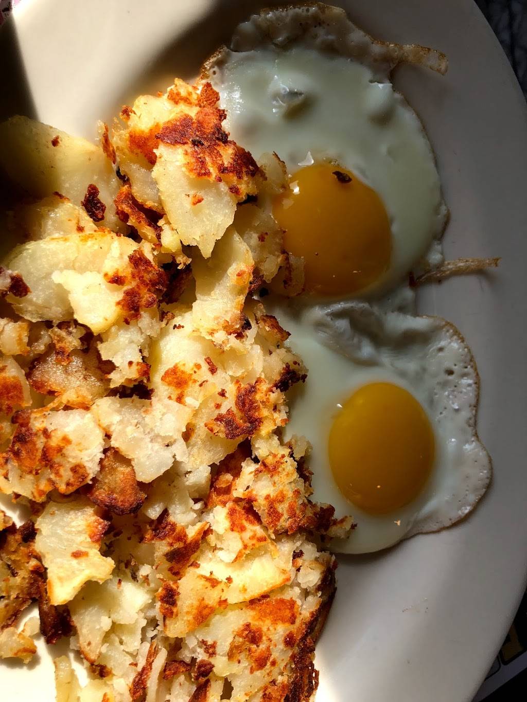 White House Restaurant | restaurant | 4 W Camden Ave, Moorestown, NJ 08057, USA | 8562354825 OR +1 856-235-4825