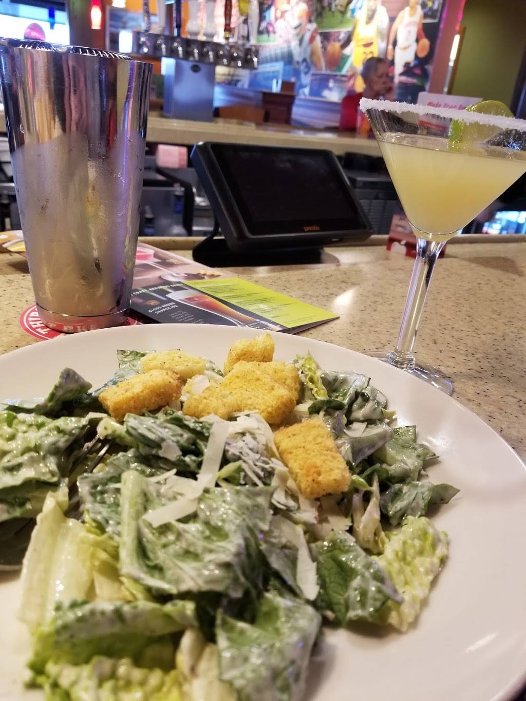 Applebees Grill + Bar | restaurant | 20705 Center Ridge Rd, Rocky River, OH 44116, USA | 4403335900 OR +1 440-333-5900