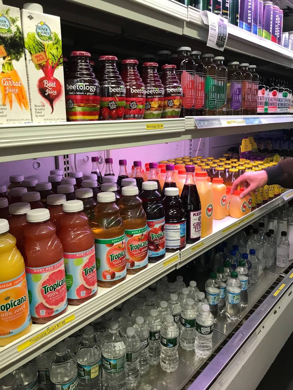 Red Horse Market | meal takeaway | 74 Montauk Hwy, East Hampton, NY 11937, USA | 6313249500 OR +1 631-324-9500