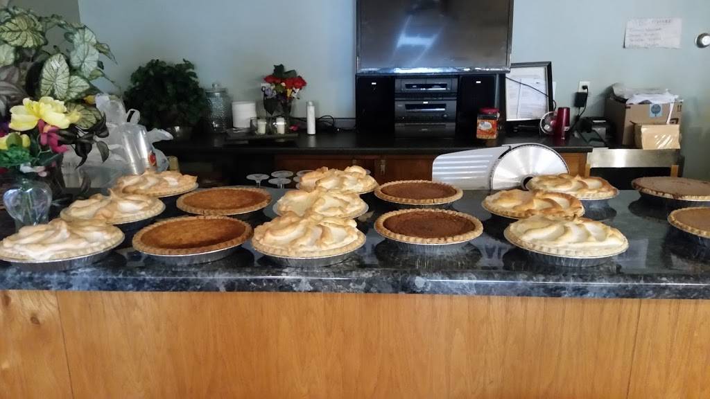 Victorias Restaurant | restaurant | 1411 8th St, Victoria, VA 23974, USA | 4346962404 OR +1 434-696-2404