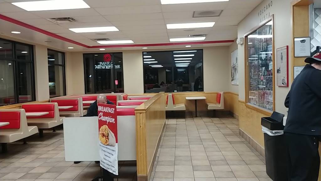 Blakes Lotaburger | restaurant | 6550 Paradise Blvd NW, Albuquerque, NM 87114, USA | 5052171684 OR +1 505-217-1684