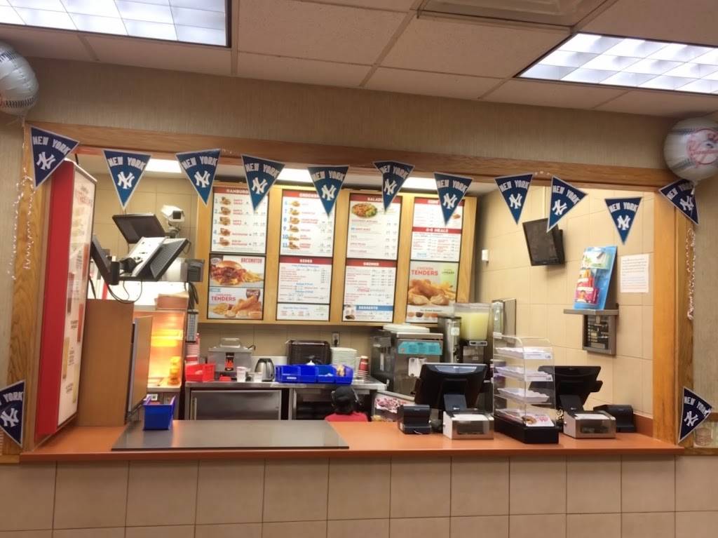 Wendys | restaurant | 220-06 Northern Blvd, Bayside, NY 11361, USA | 7182243636 OR +1 718-224-3636