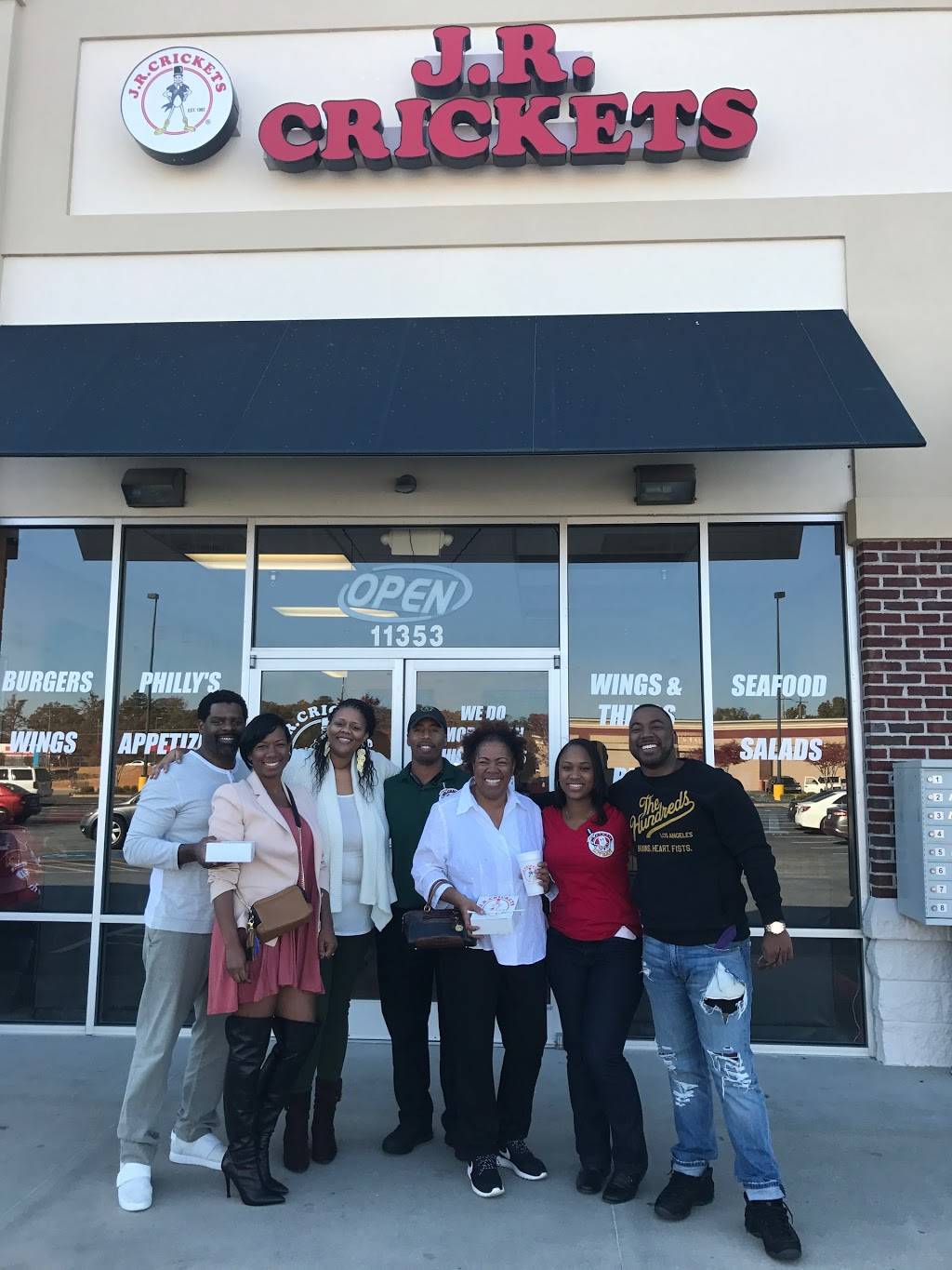 J R Crickets Lovejoy | restaurant | 11353 Tara Blvd, Hampton, GA 30228, USA | 7707310743 OR +1 770-731-0743