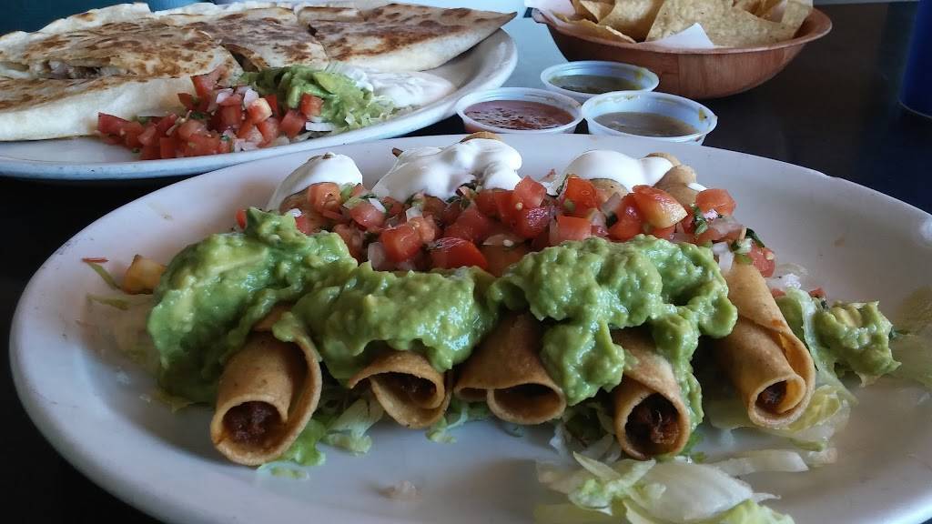 Chelinos | restaurant | 1079 4th St, Santa Rosa, CA 95404, USA | 7075717478 OR +1 707-571-7478