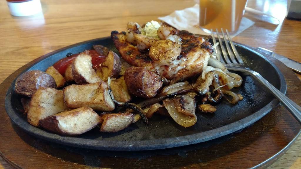 Applebees Grill + Bar | restaurant | 1010 Over Mountain Dr, Elizabethton, TN 37643, USA | 4235479300 OR +1 423-547-9300