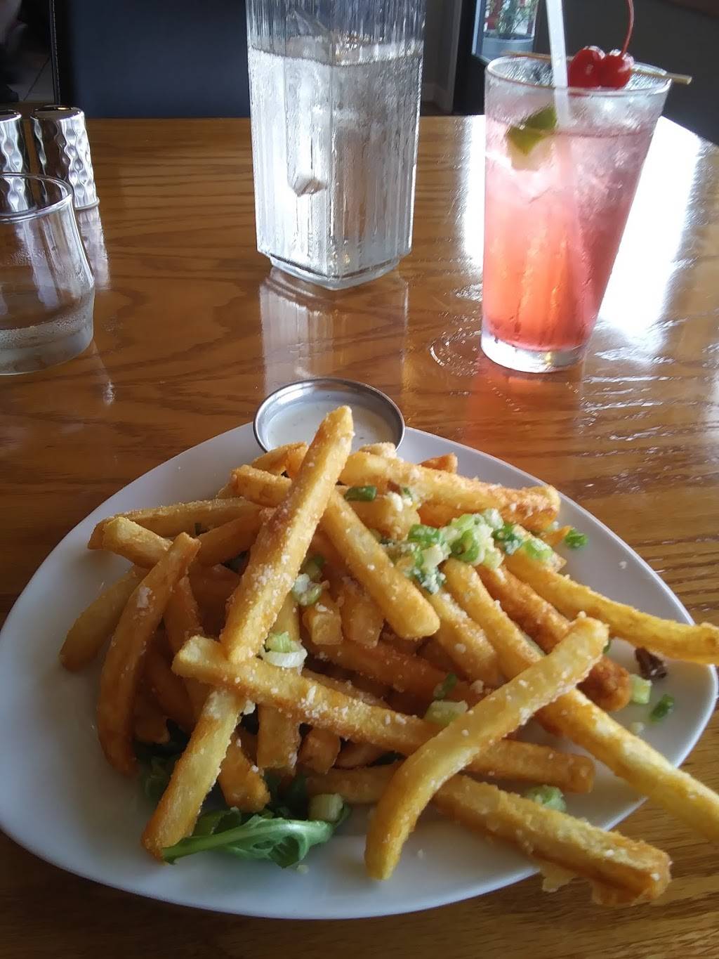 REDS AT THE SKYROOM | restaurant | 900 Sky Park Dr, Lakeport, CA 95453, USA | 7073499812 OR +1 707-349-9812