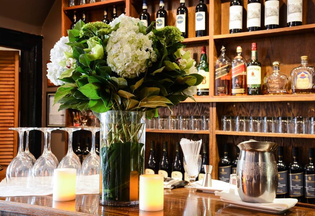 Avant Gout | restaurant | 1108 Yonge St, Toronto, ON M4W 2L6, Canada | 4169163681 OR +1 416-916-3681