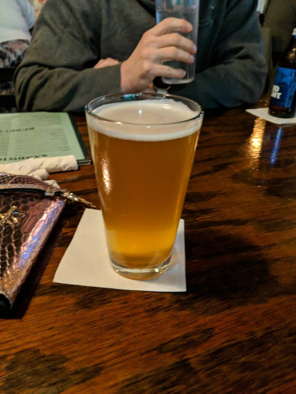 Duffys Pub | restaurant | 3320 Auburn Rd, Auburn Hills, MI 48326, USA | 2488522222 OR +1 248-852-2222