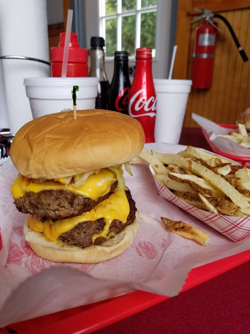 The Hot Dog Cafe | restaurant | 605 Spartanburg Hwy, Lyman, SC 29385, USA | 8644393647 OR +1 864-439-3647