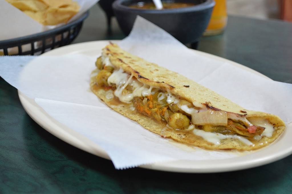 Magos Tacos & Tamales 2 | restaurant | 5211 W Diversey Ave, Chicago, IL 60639, USA | 7736885457 OR +1 773-688-5457