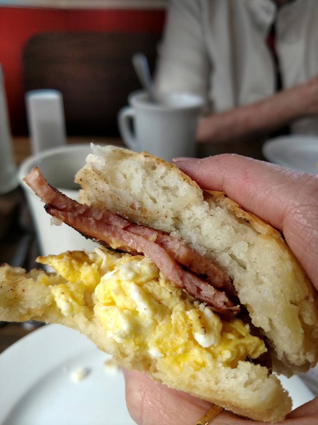 Mr Biscuit | restaurant | 1904 Chattanooga Rd, Dalton, GA 30720, USA | 7062264314 OR +1 706-226-4314