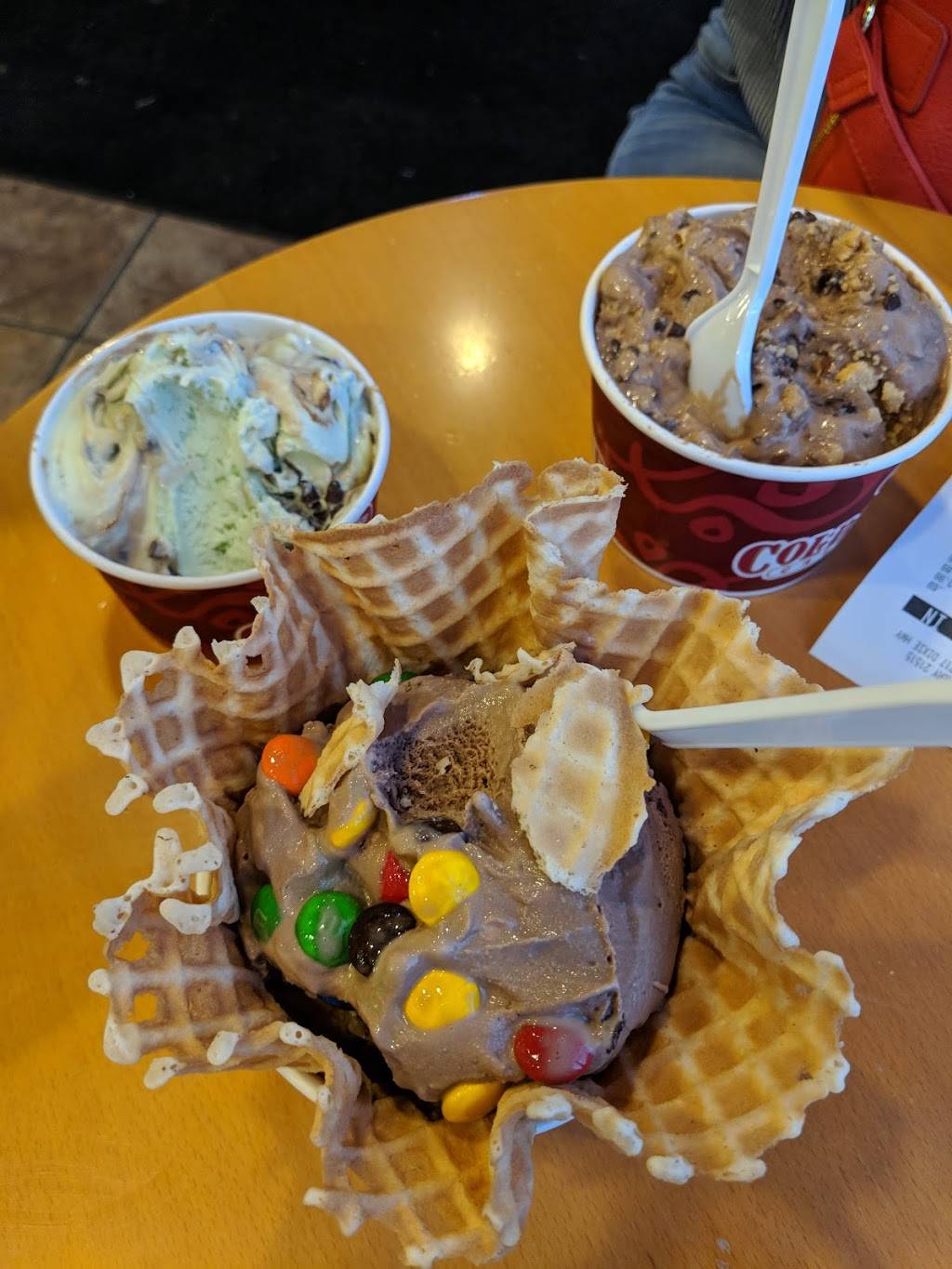 Cold Stone Creamery | bakery | 18717 Dixie Hwy, Homewood, IL 60430, USA | 7086479812 OR +1 708-647-9812