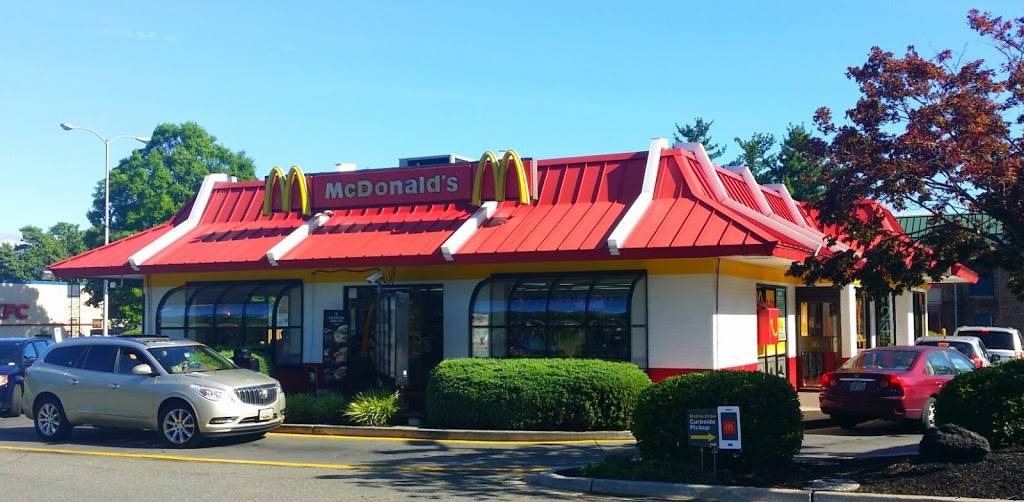 McDonalds | cafe | 9596 Livingston Rd, Fort Washington, MD 20744, USA | 3012482060 OR +1 301-248-2060