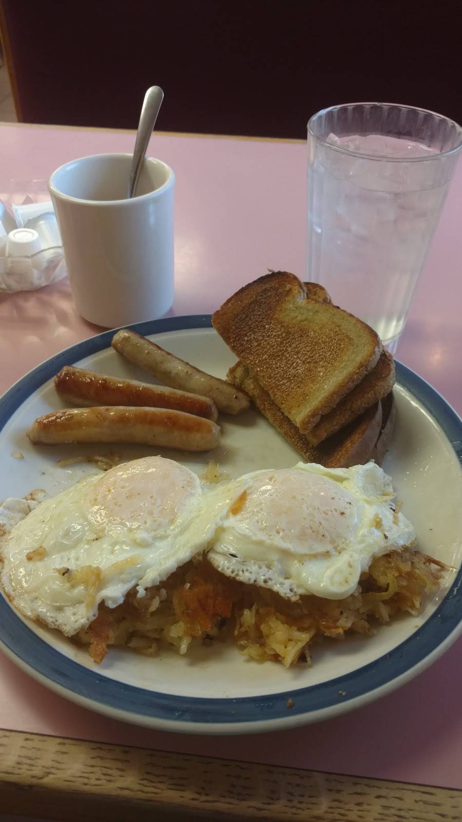 Lindas Corner Diner | restaurant | 1173 Auburn Rd, Locke, NY 13092, USA | 6075339810 OR +1 607-533-9810