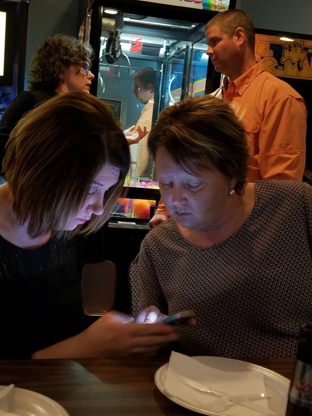 Eds Pizza Parlor | restaurant | Volunteeür, 1395 Volunteer Pkwy #4, Bristol, TN 37620, USA | 4236522999 OR +1 423-652-2999