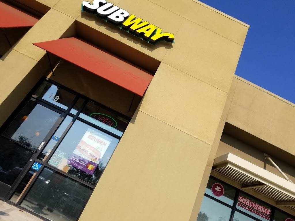 Subway | restaurant | 585 W Nees Ave, Fresno, CA 93711, USA | 5594325178 OR +1 559-432-5178