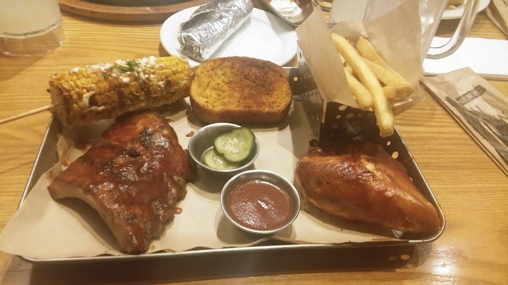 Chilis Grill & Bar | meal takeaway | 2845 Gulf Fwy S, League City, TX 77573, USA | 2815340801 OR +1 281-534-0801