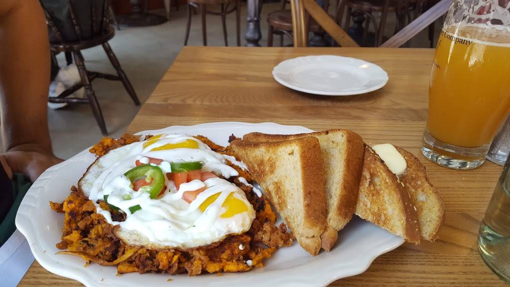 Cunard Tavern | restaurant | 24 Orleans St, Boston, MA 02128, USA | 6175677609 OR +1 617-567-7609