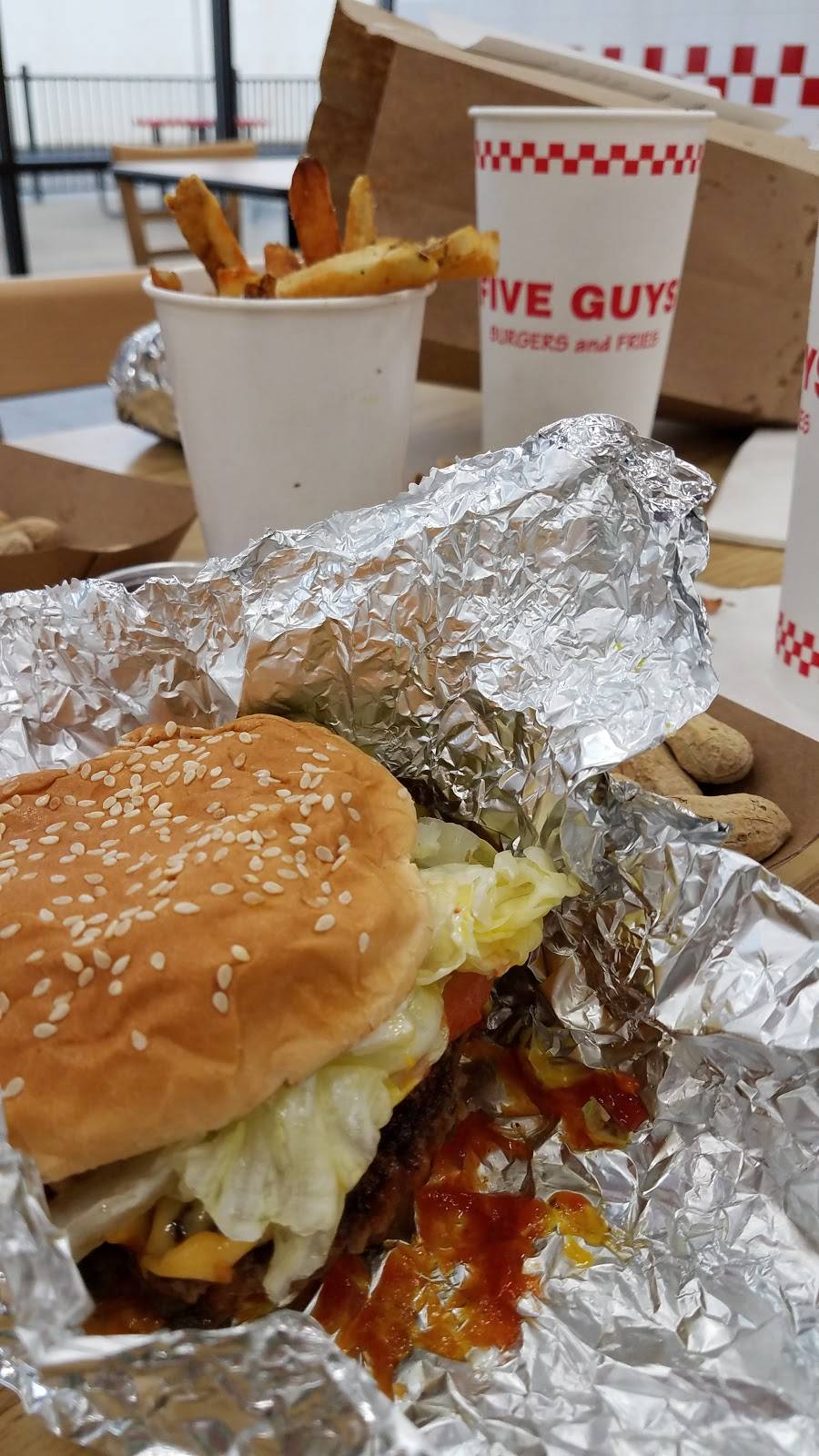 Five Guys | meal takeaway | 1689 Campbell Ln, Bowling Green, KY 42104, USA | 2709044599 OR +1 270-904-4599