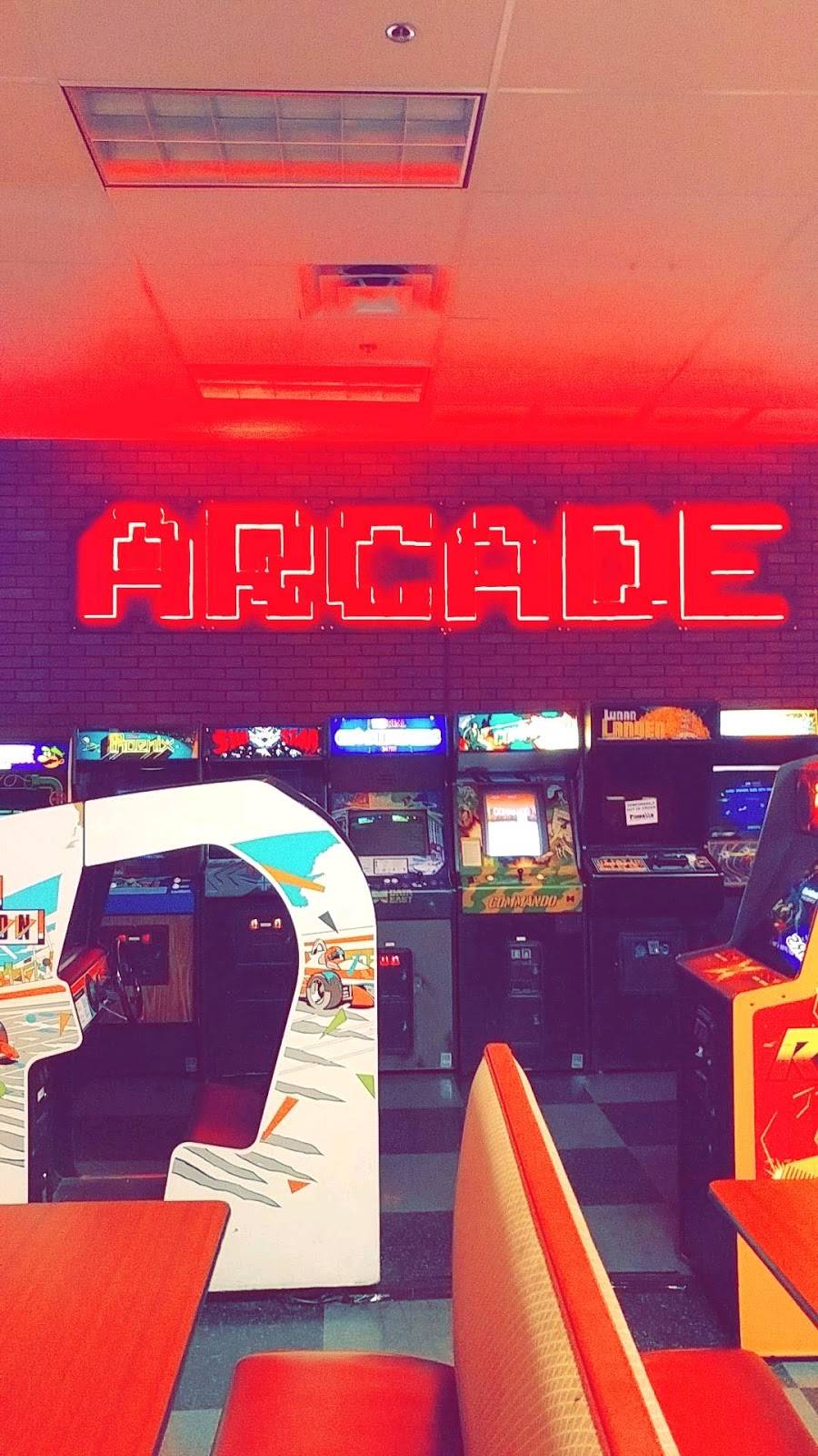 Pinballz | restaurant | 13729 US-183, Austin, TX 78750, USA | 5125378737 OR +1 512-537-8737