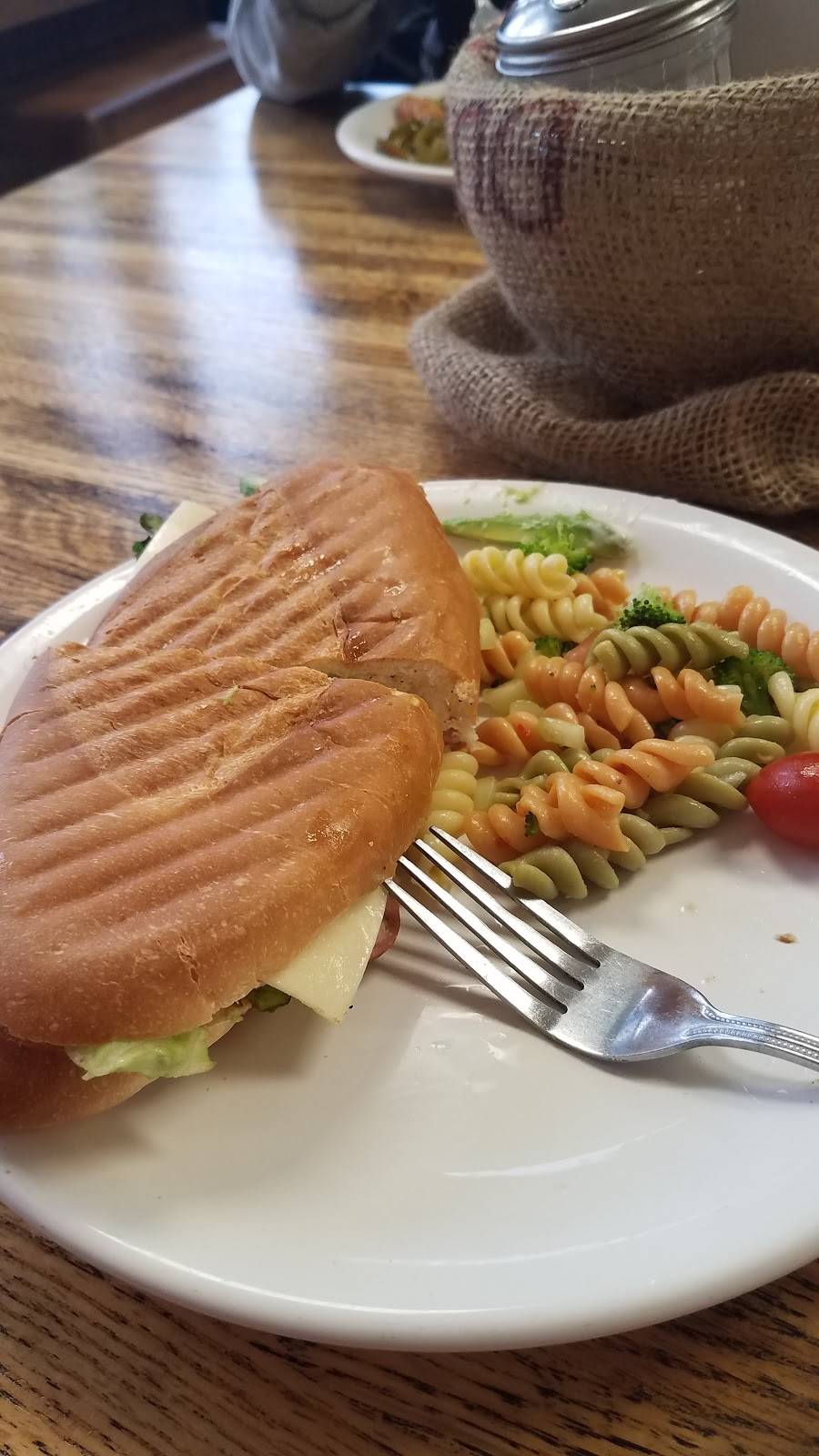 Victorias 4900 | restaurant | 4900 W 31st St, Cicero, IL 60804, USA | 7086836190 OR +1 708-683-6190