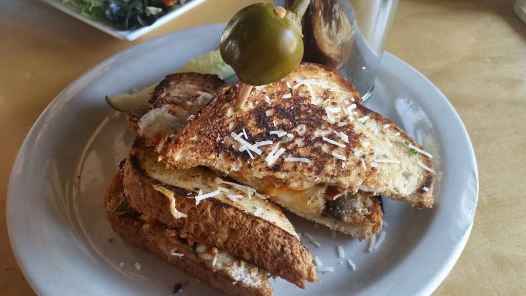 Hammontrees Grilled Cheese | meal takeaway | 326 N West Ave #8, Fayetteville, AR 72701, USA | 4795211669 OR +1 479-521-1669
