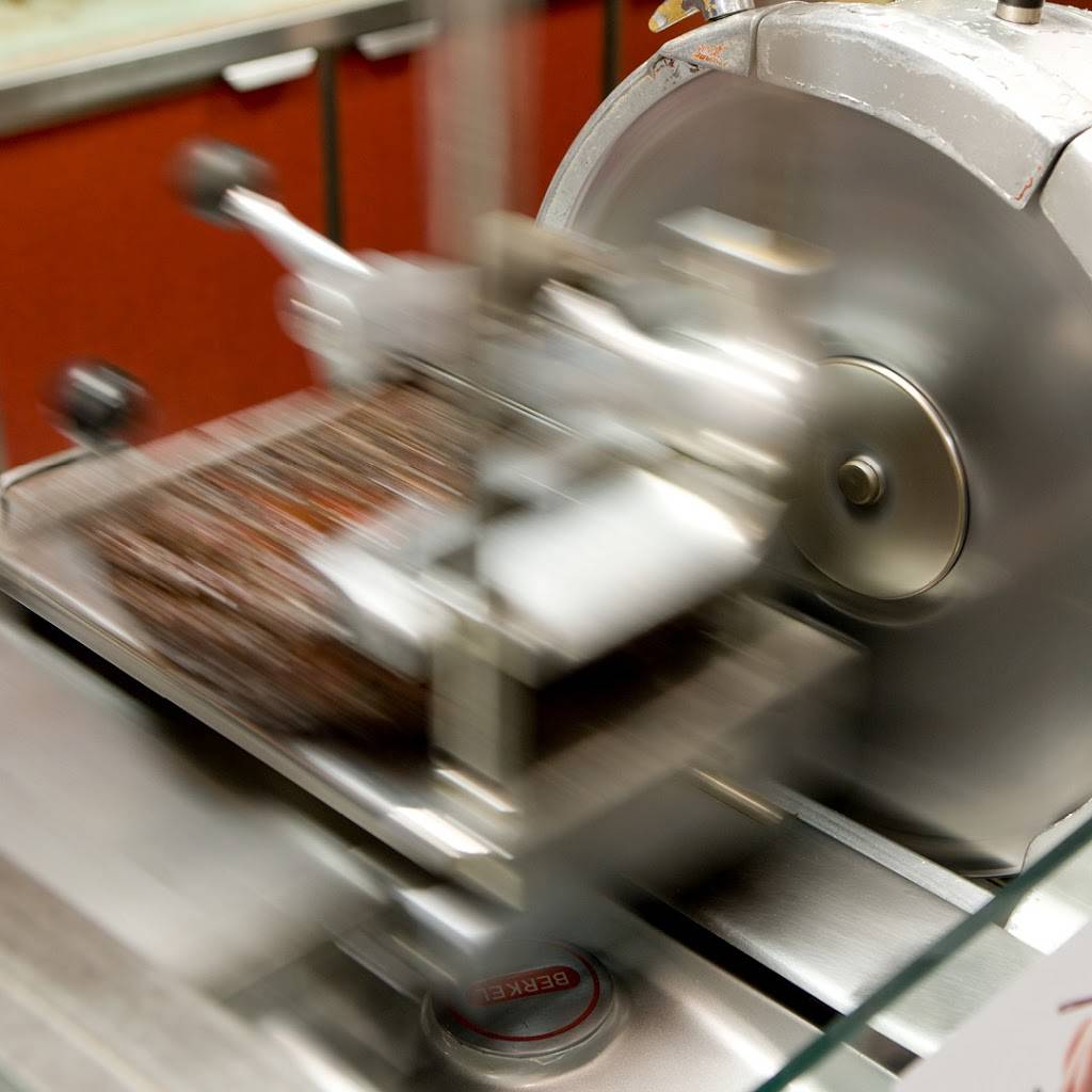 Druxys Famous Deli | restaurant | 2075 Bayview Avenue T Wing, Toronto, ON M4N 3M5, Canada | 4164873700 OR +1 416-487-3700