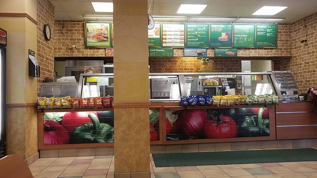 Subway | restaurant | 348 S Main St, Akron, OH 44311, USA | 3303755080 OR +1 330-375-5080