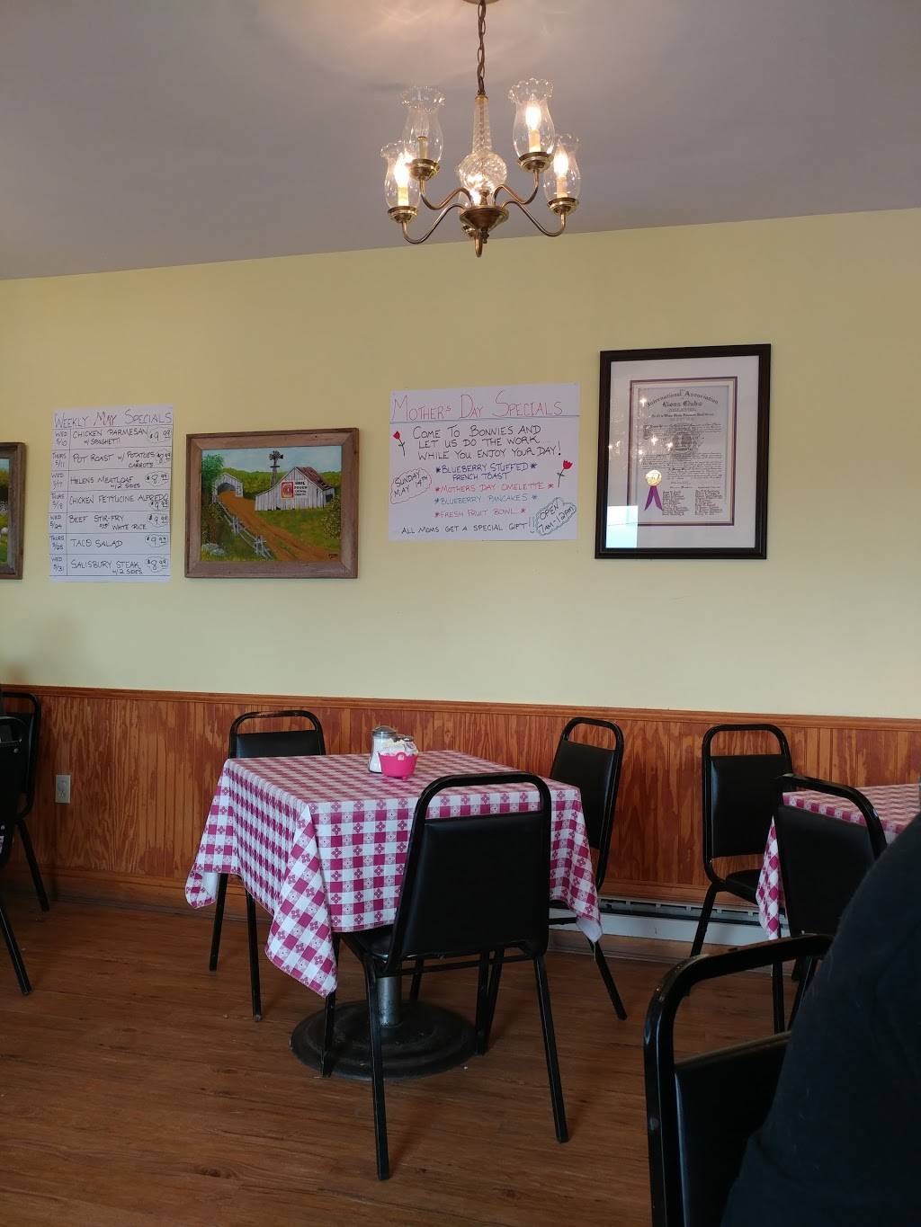 Bonnies Country Kitchen | restaurant | 2 N Berlin Pike, Lovettsville, VA 20180, USA | 5408225285 OR +1 540-822-5285
