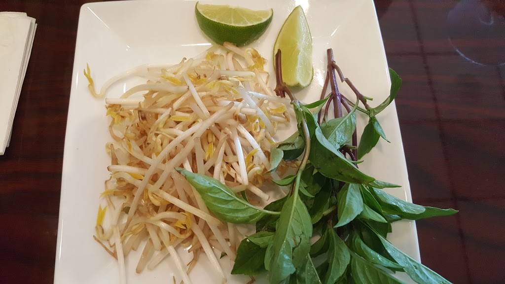 Simply Phở | restaurant | 13149 N Dale Mabry Hwy F, Tampa, FL 33618, USA | 8139605678 OR +1 813-960-5678