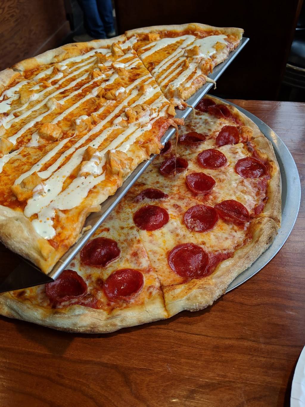 Brooklyn Pizza | restaurant | 111 Henrietta St, Birmingham, MI 48009, USA | 2482586690 OR +1 248-258-6690