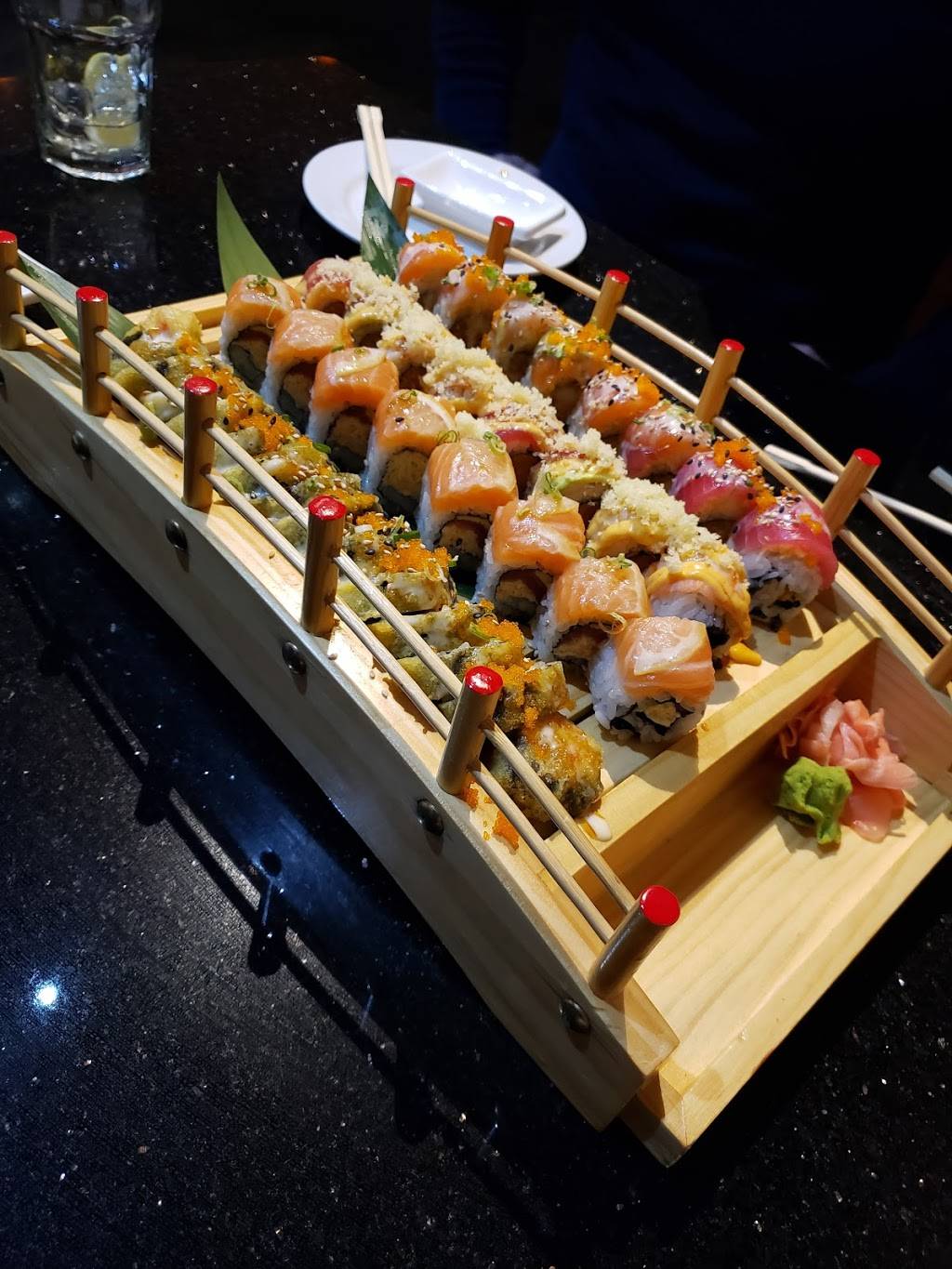 Fuji Sushi | restaurant | 330 N Marketplace Dr b600, Centerville, UT 84014, USA | 8012923854 OR +1 801-292-3854